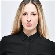 Professeur de danse contemporaine et amatrice expérience corporelle et babysitter